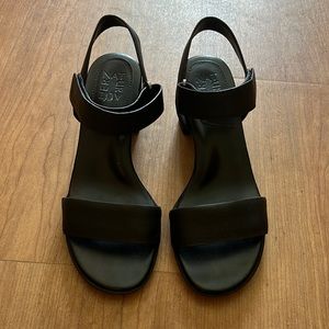 Black Naturalizer Heels